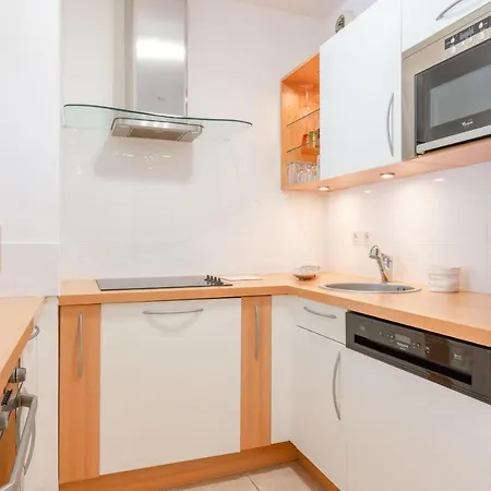 3-room In Prestigious 公寓 *