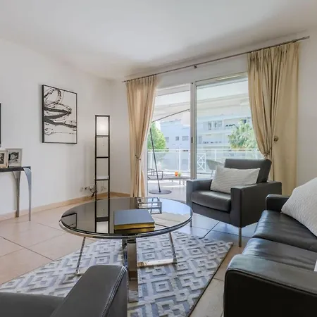 3-room In Prestigious Cannes